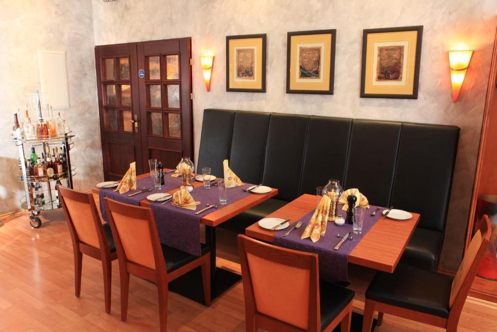 Hotel Kasserolle Siegburg Bagian luar foto