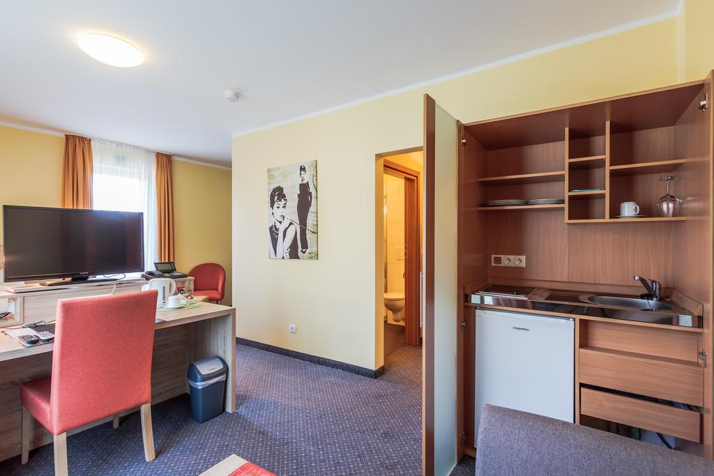 Hotel Kasserolle Siegburg Bagian luar foto