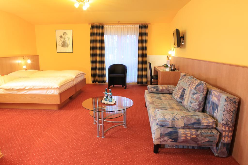 Hotel Kasserolle Siegburg Bagian luar foto