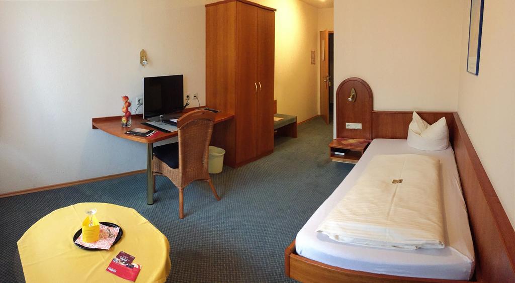 Hotel Kasserolle Siegburg Bagian luar foto